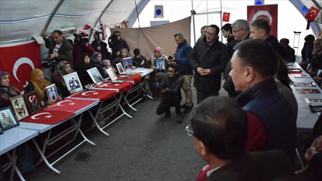 Evladı dağa kaçırılan anneler 100 gündür evlat nöbetinde